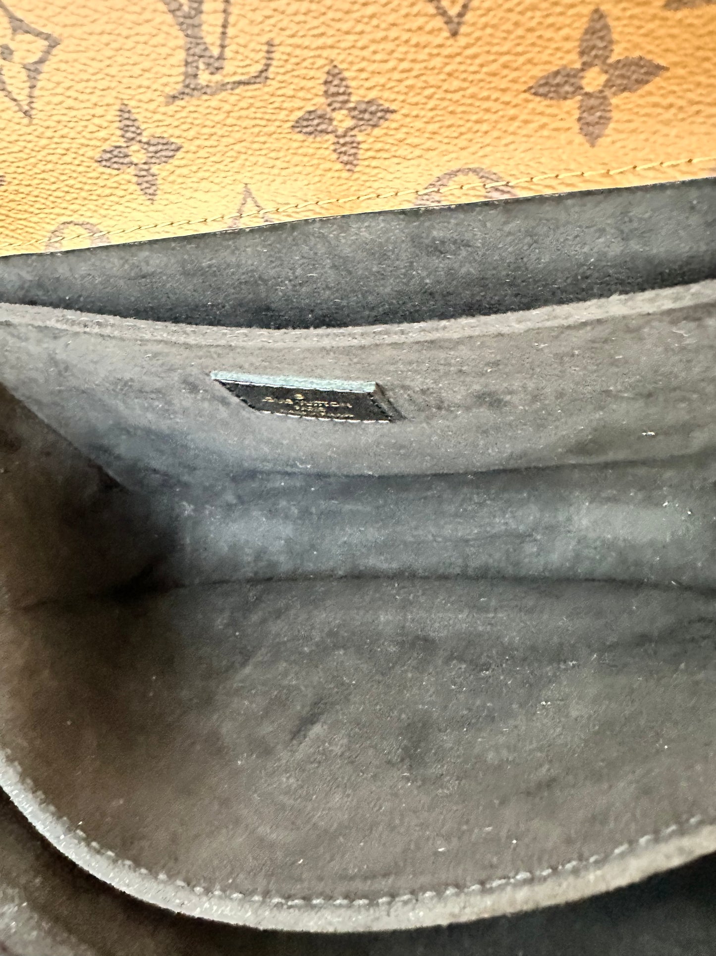 Louis Vuitton Pochette Métis – Monogram Reverse