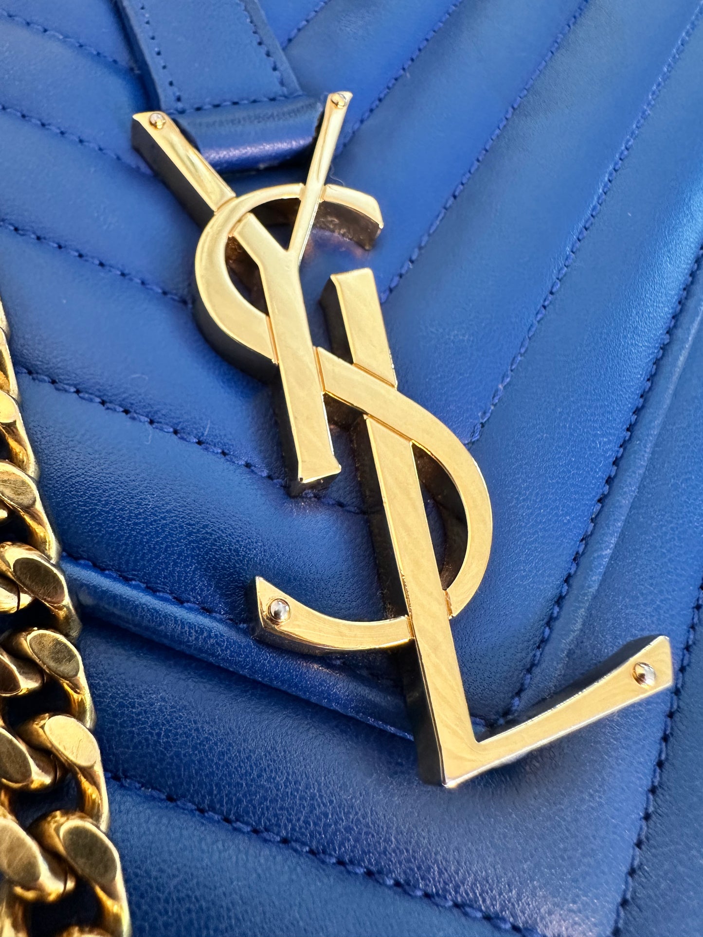 Yves Saint Laurent Envelope Medium – Royal Blue