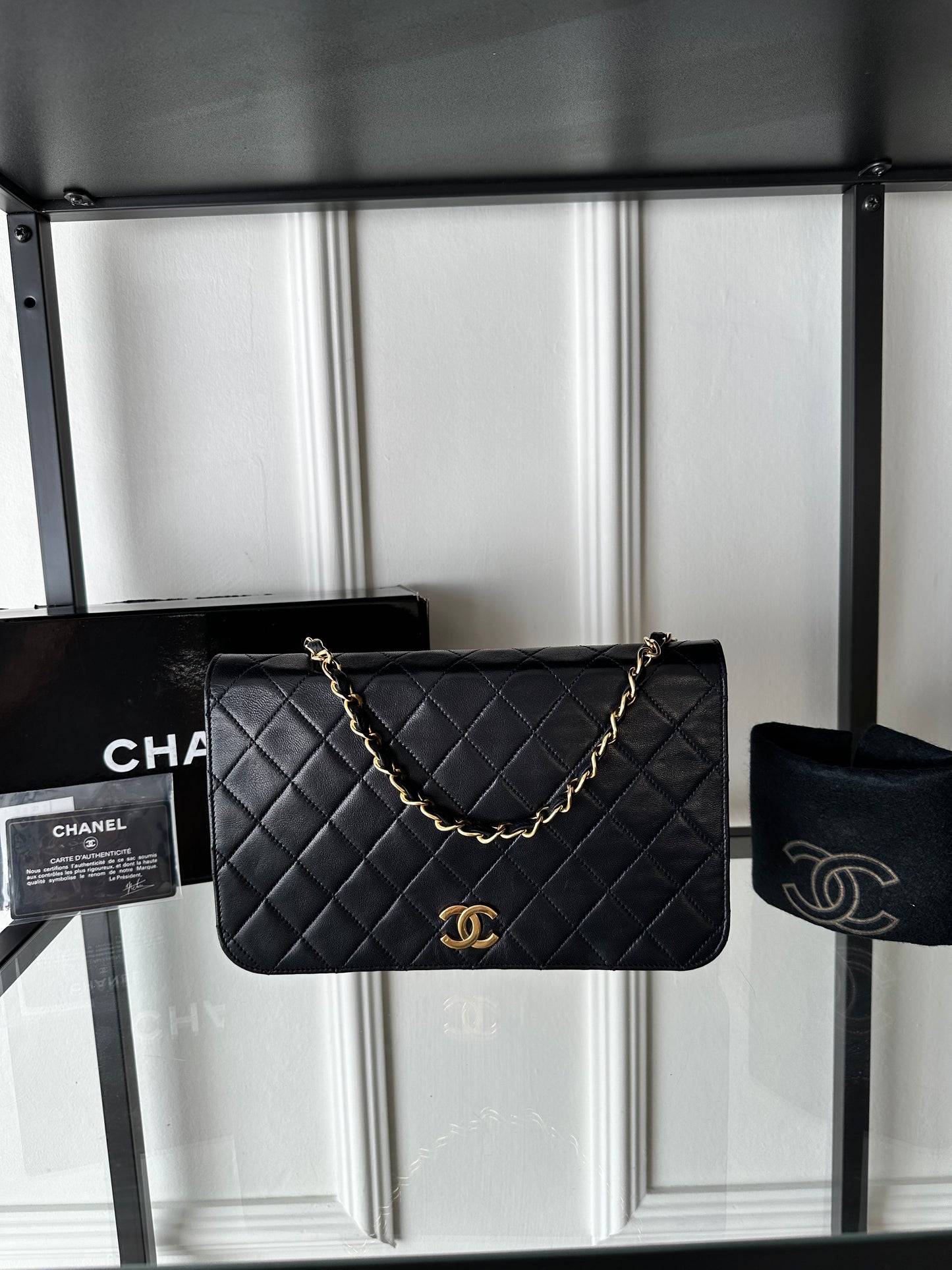 Chanel Matelassé Push-Lock vintage Bag