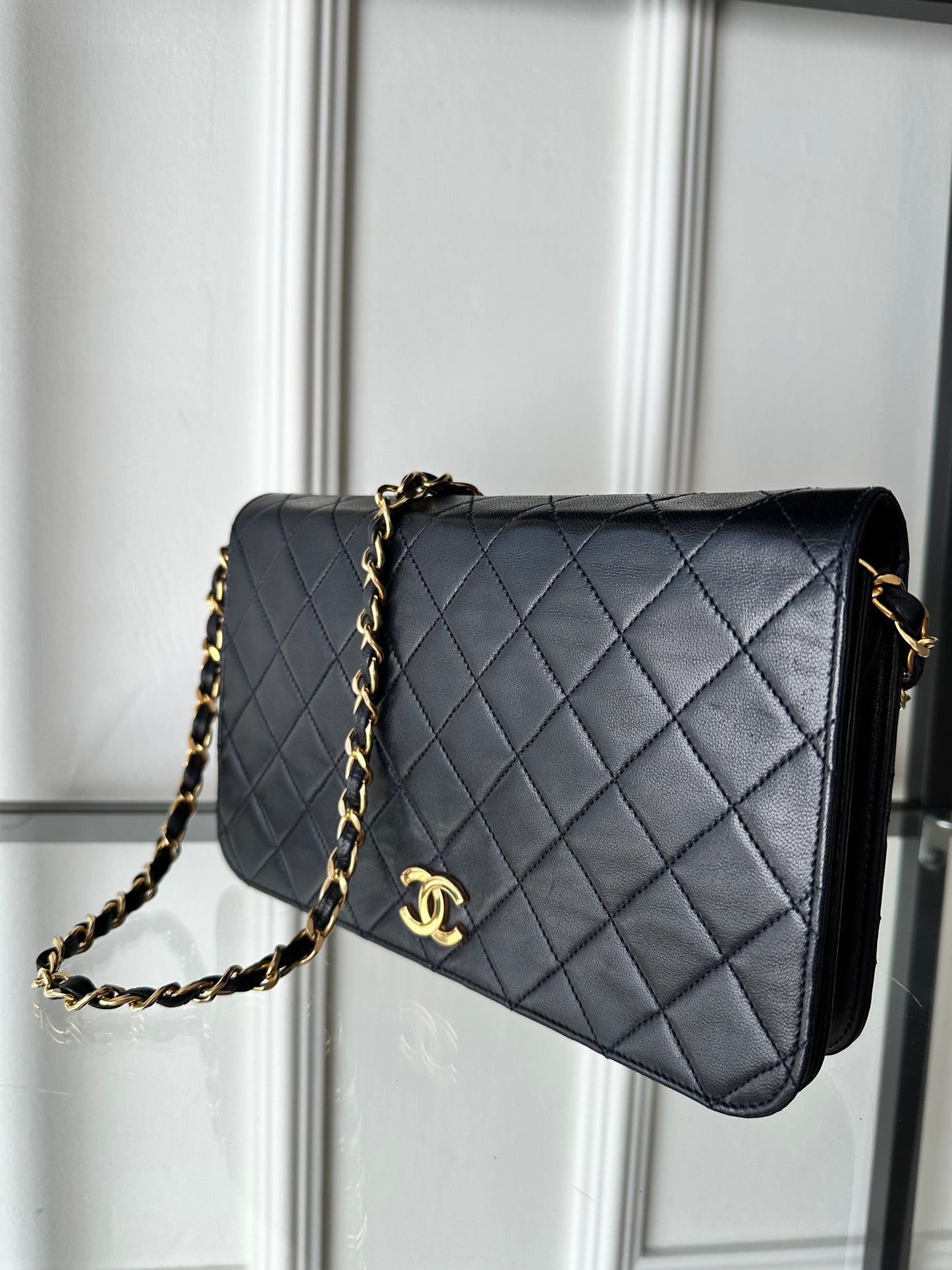 Chanel Matelassé Push-Lock vintage Bag