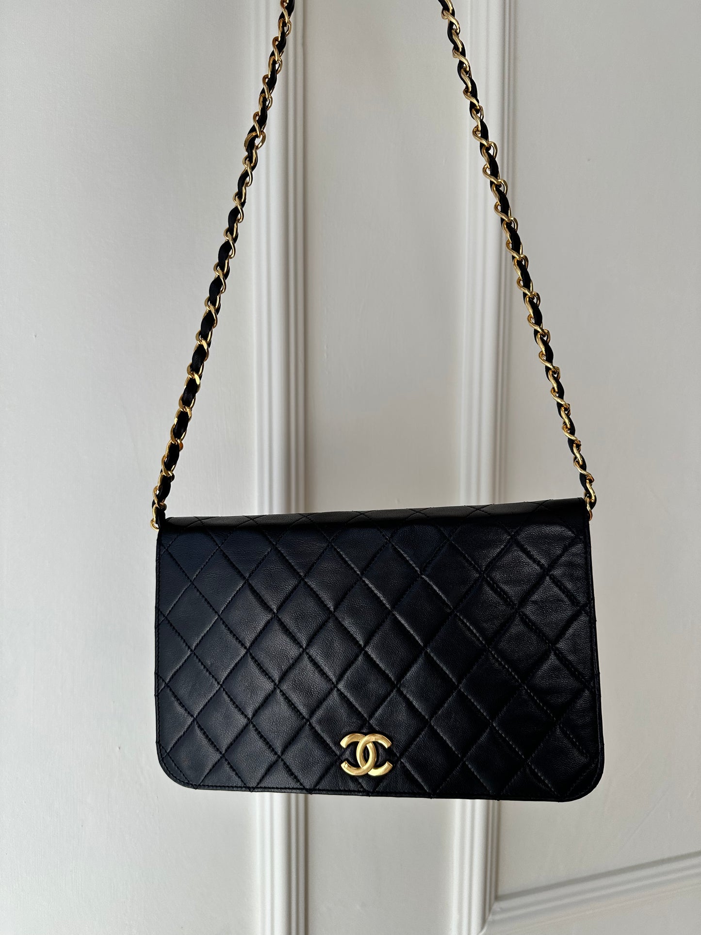 Chanel Matelassé Push-Lock vintage Bag