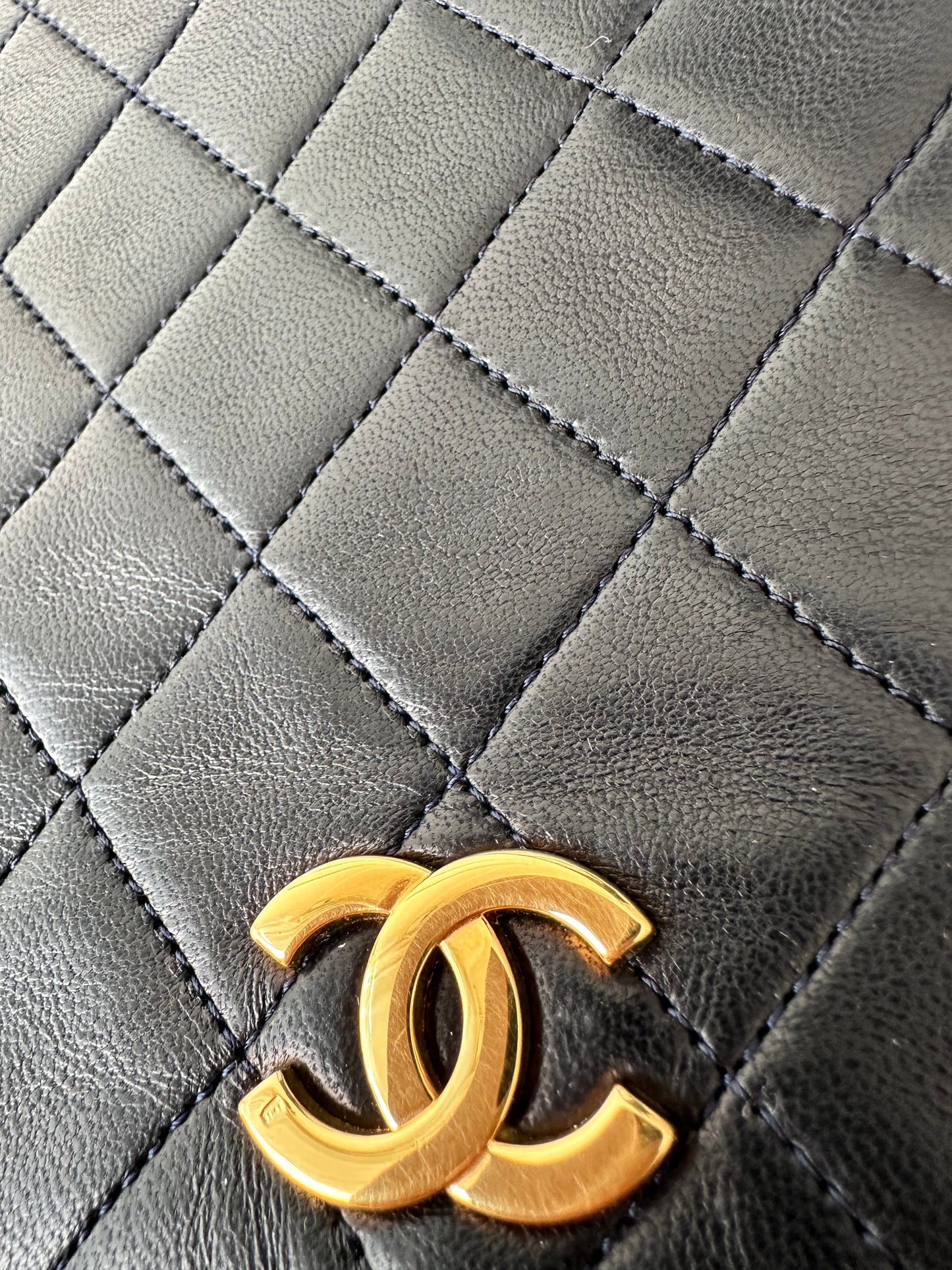 Chanel Matelassé Push-Lock vintage Bag