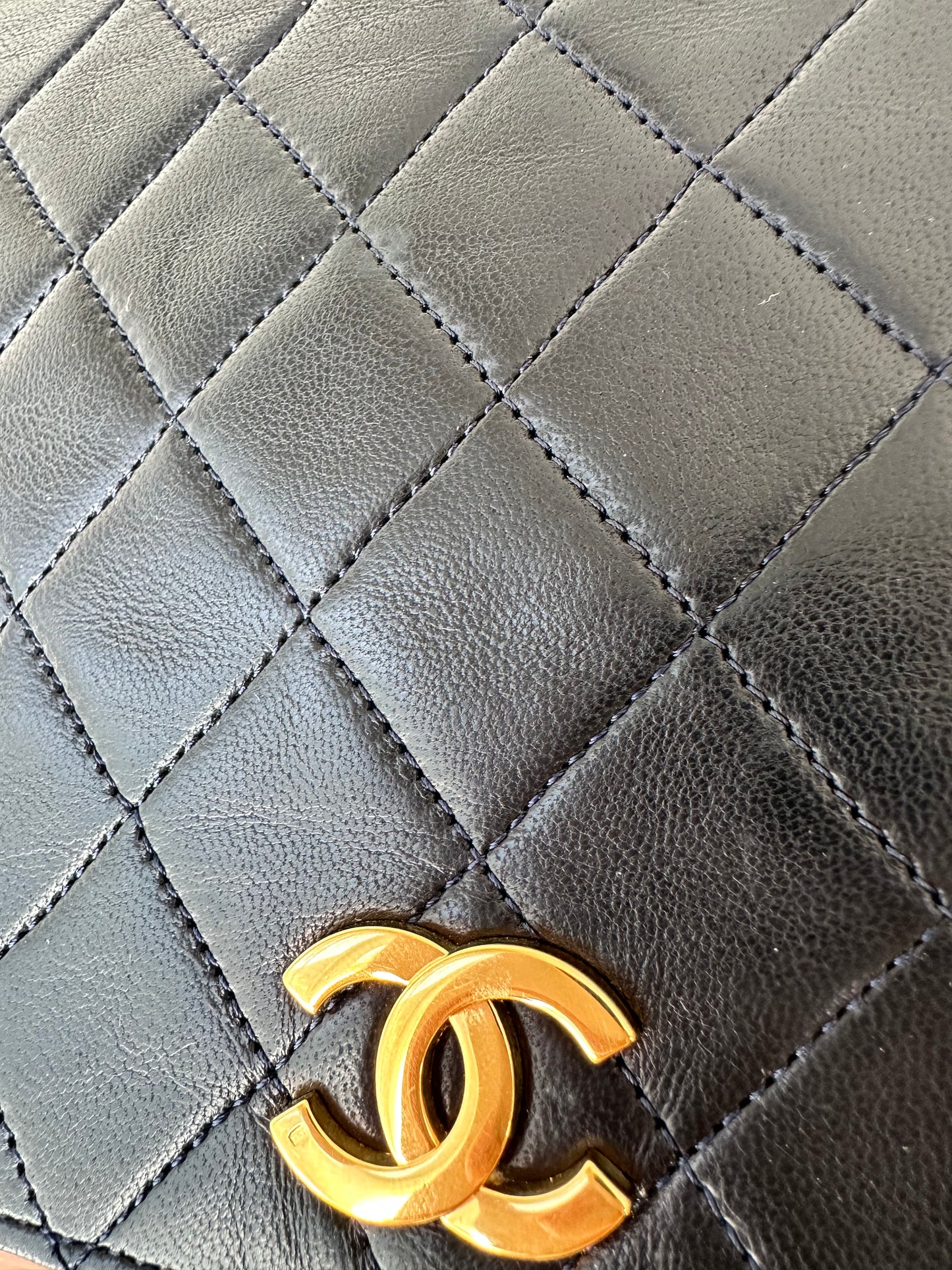 Chanel Matelassé Push-Lock vintage Bag