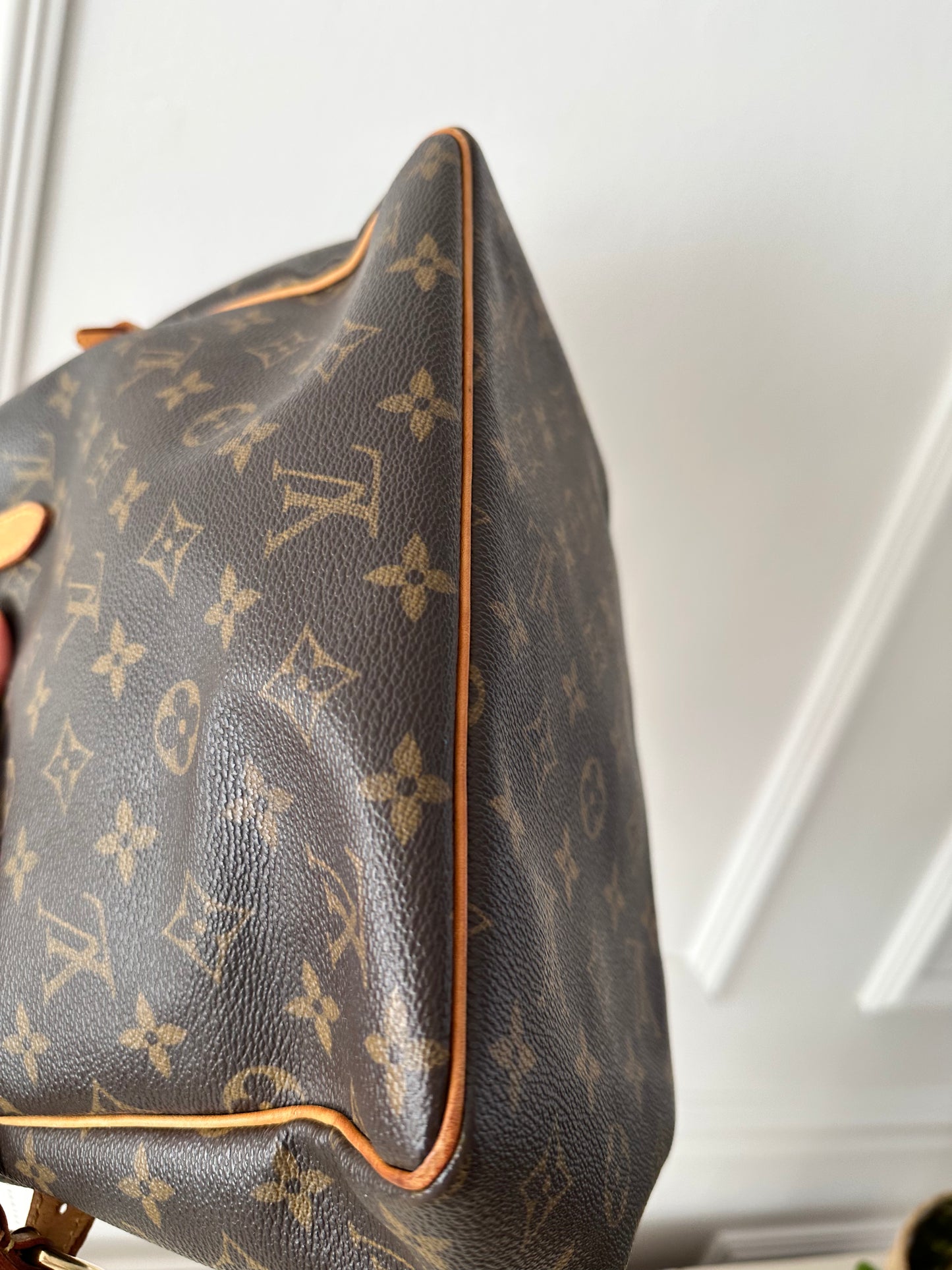 Louis Vuitton Batignolles Vertical Monogram Canvas