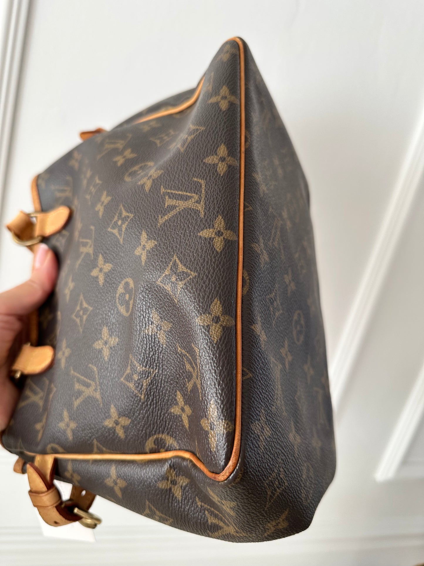 Louis Vuitton Batignolles Vertical Monogram Canvas