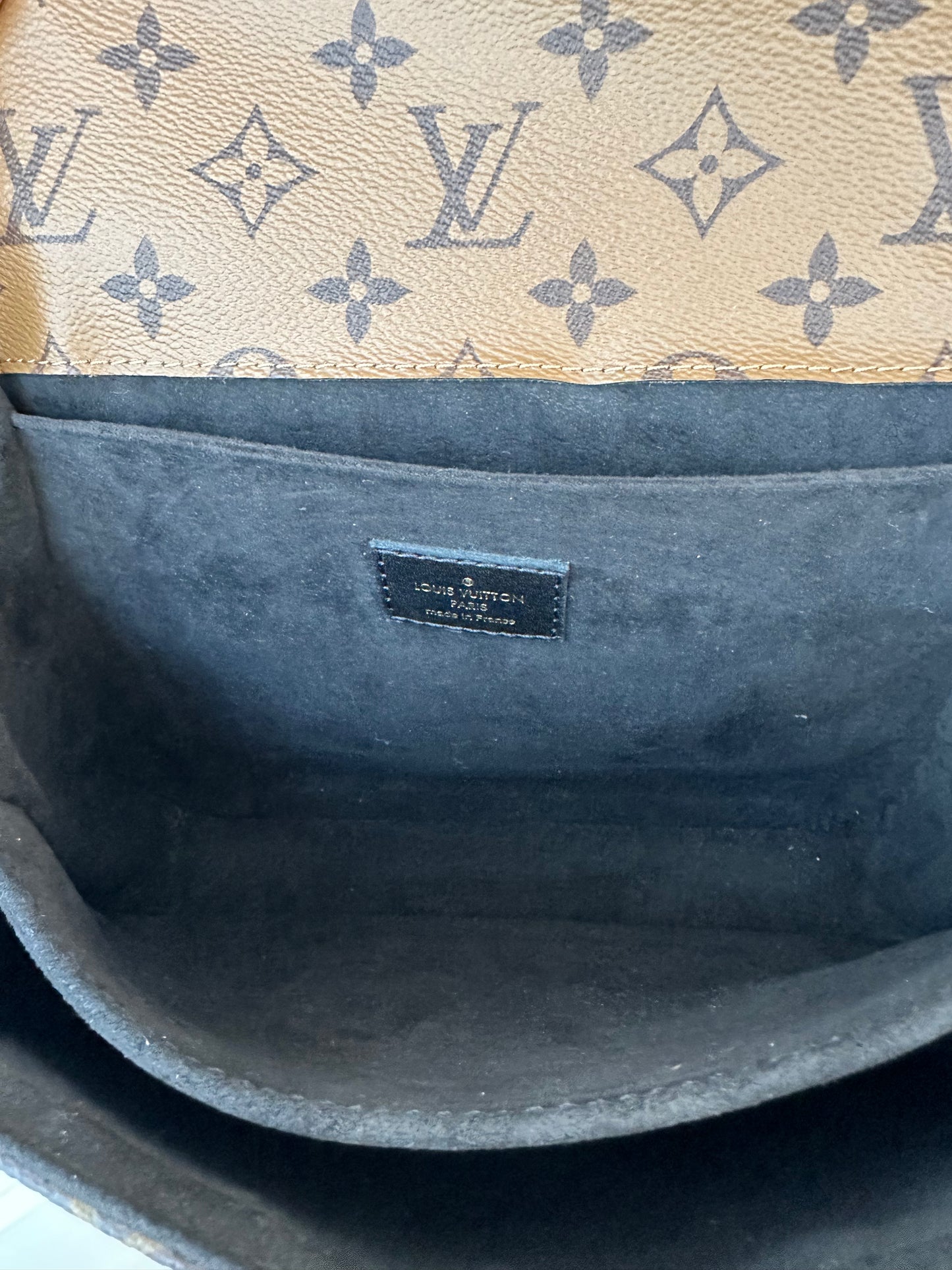 Louis Vuitton Pochette Métis – Monogram Reverse
