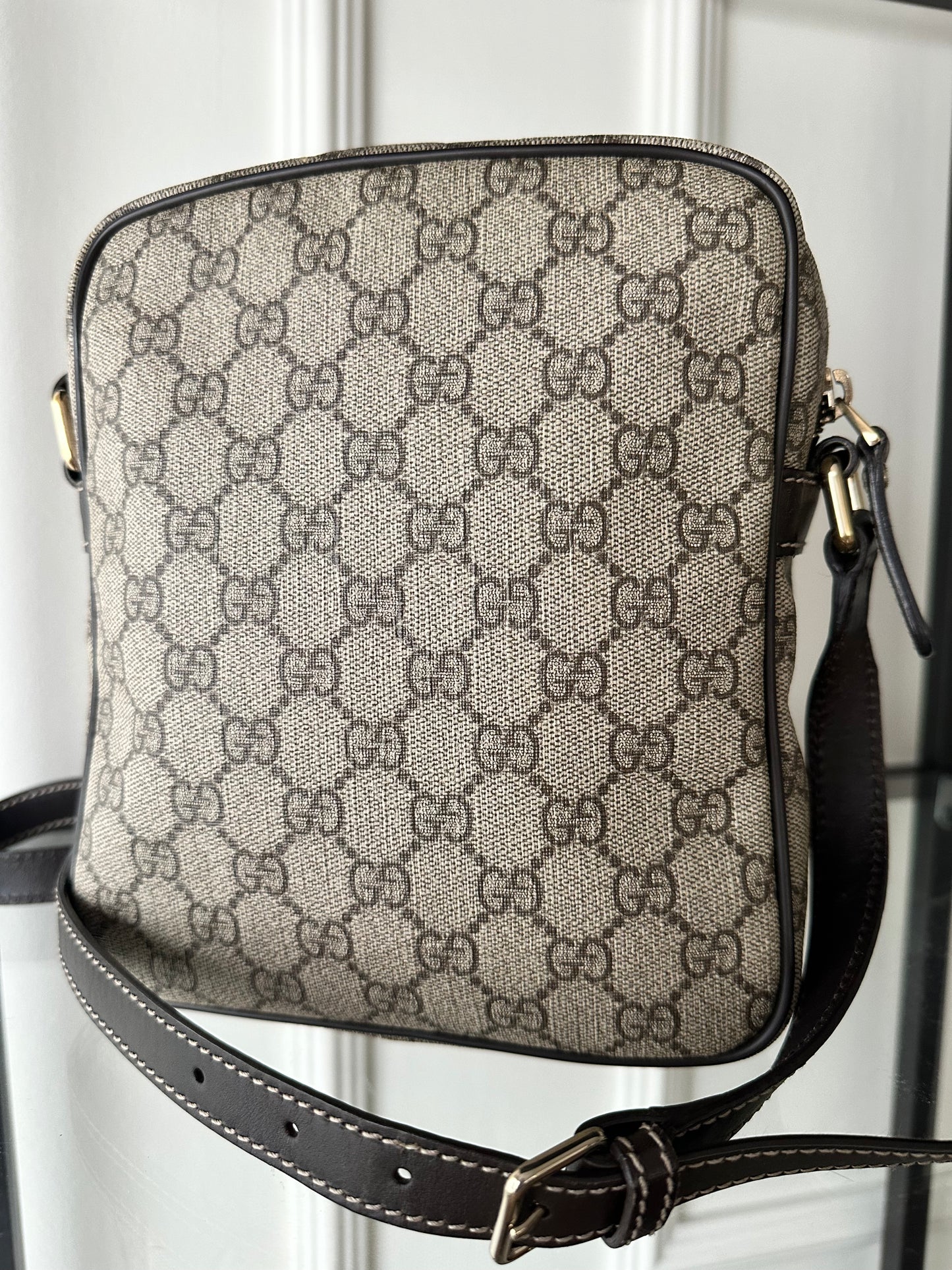 Gucci GG Supreme Canvas Messenger Crossbody Taske