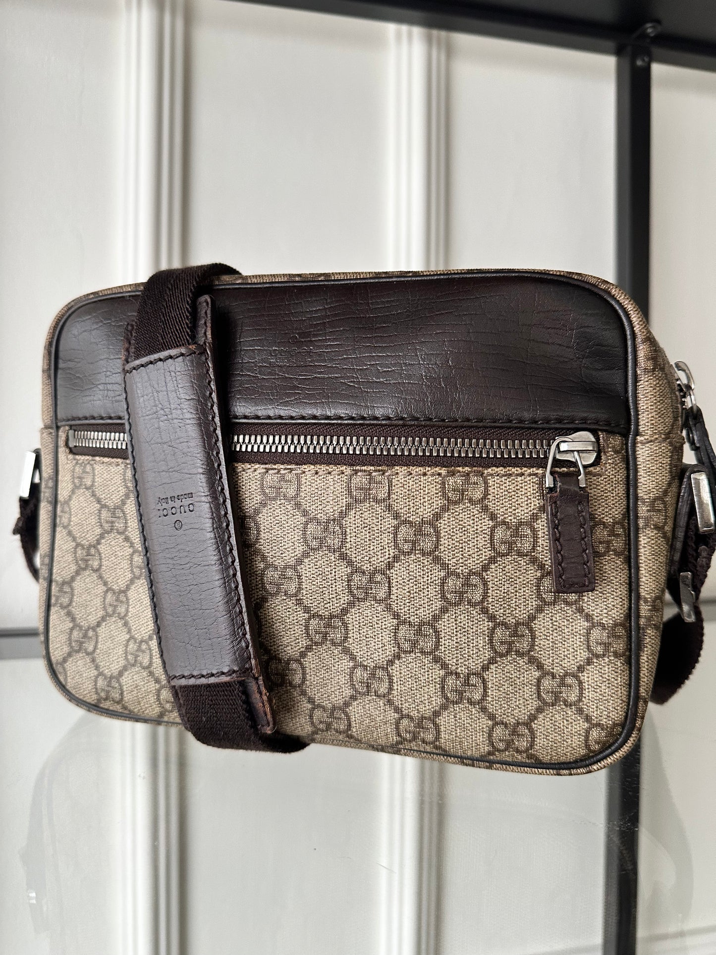 Gucci Monogram Crossbody Taske