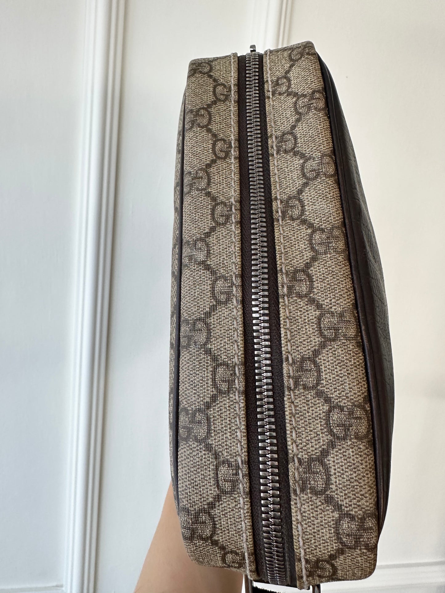 Gucci Monogram Crossbody Taske