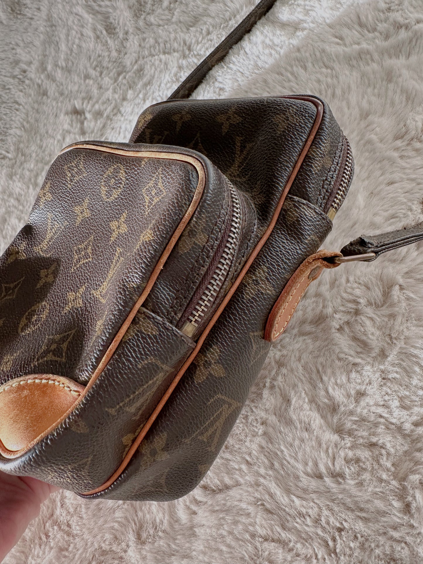 LOUIS VUITTON AMAZON CROSSBODY-TASKE