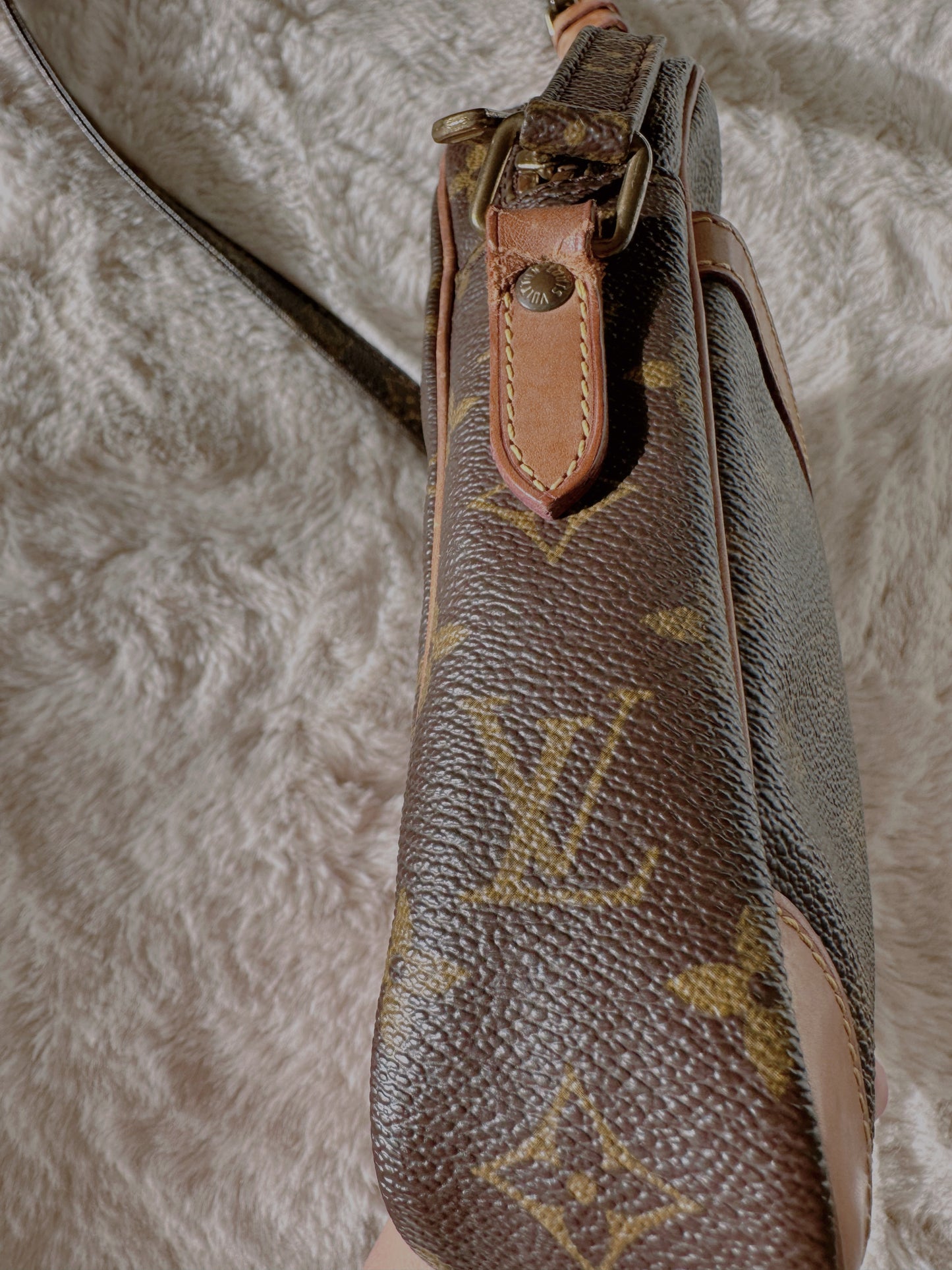 LOUIS VUITTON DANUBE