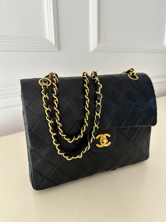 Vintage Chanel Classic medium
