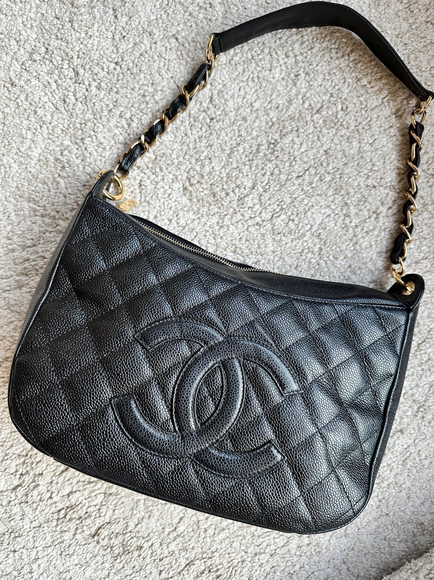 Chanel Caviar Hobo Taske