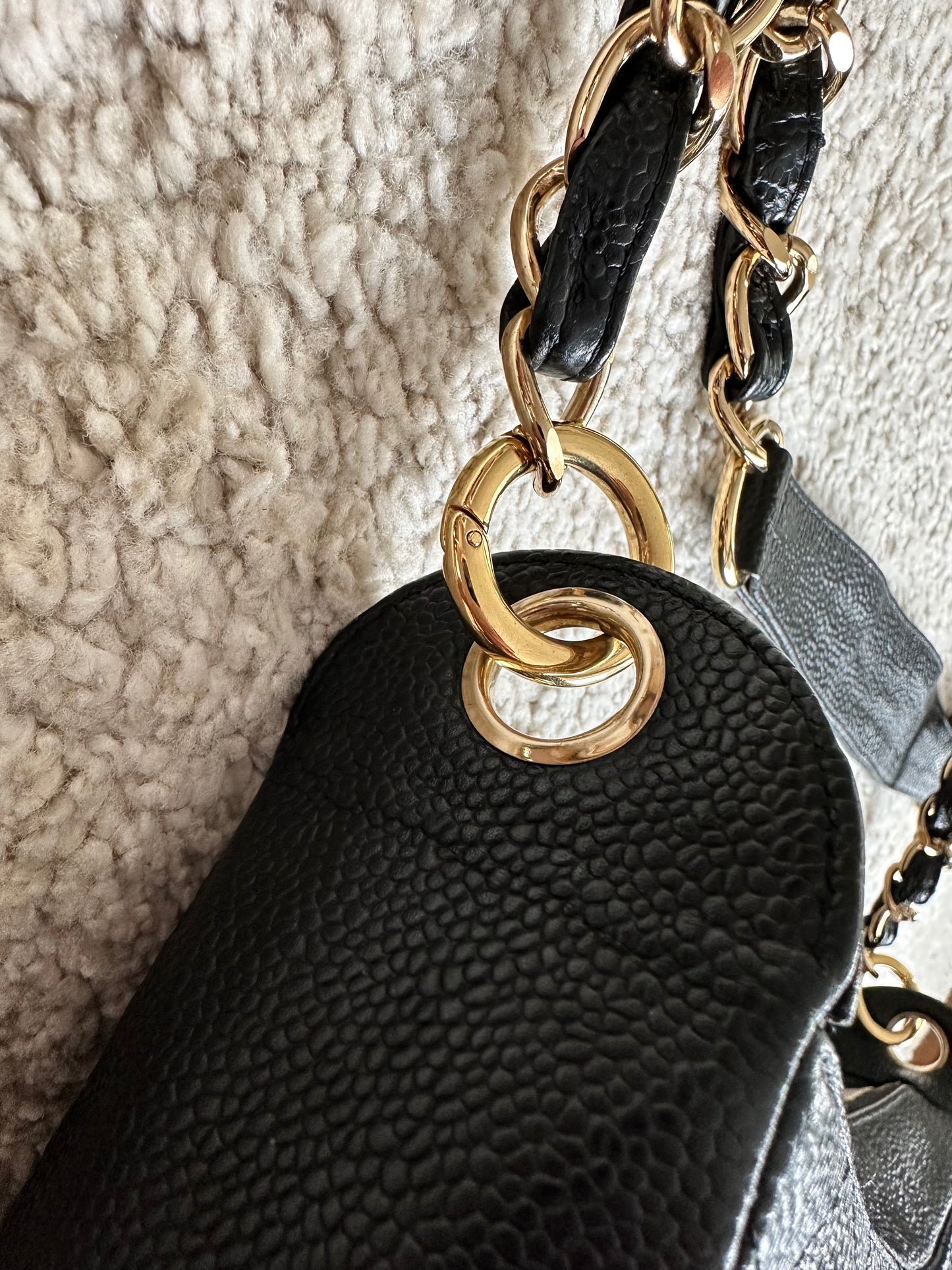 Chanel Caviar Hobo Taske