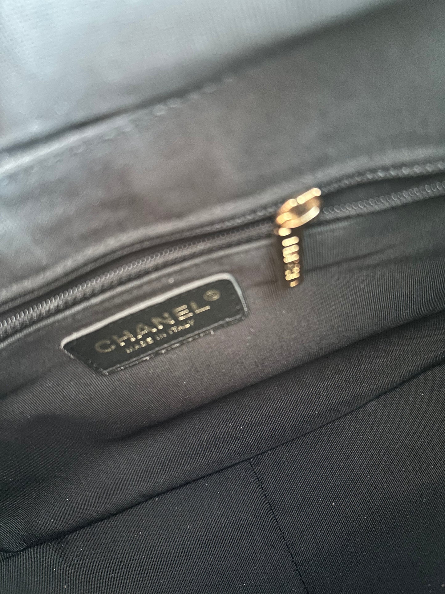 Chanel Caviar Hobo Taske